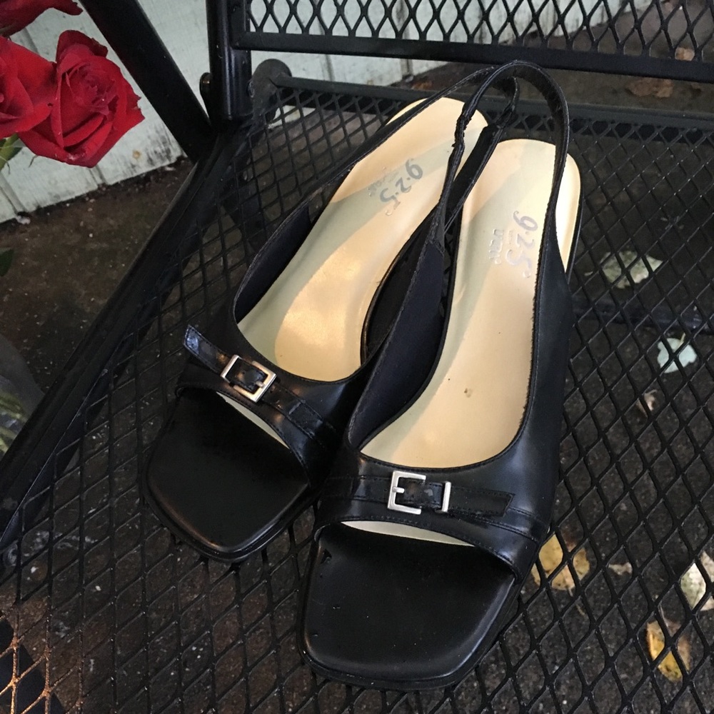 9•2•5 Woman’s Size 8